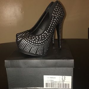 Worn once black heels  w/ silver embellishments